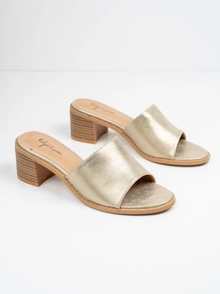 Klapki na obcasie eleganckie ze skóry w kolorze Gold