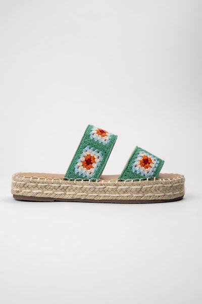 Klapki damskie na platformie z szydełkowym wzorem GREEN