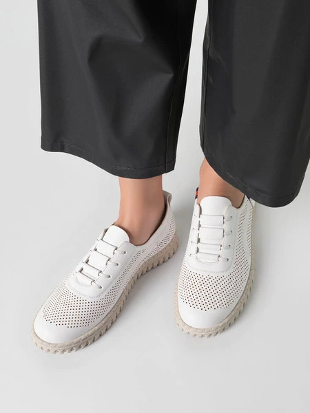 Półbuty Astra White