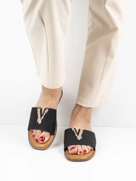 Modne klapki damskie w kolorze Black