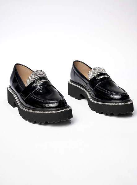 Mokasyny z błyszczącymi detalami, Czarny