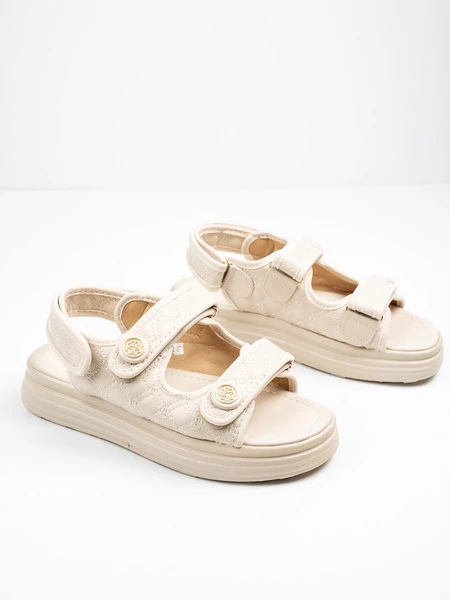 Modne sandały w kolorze Beige