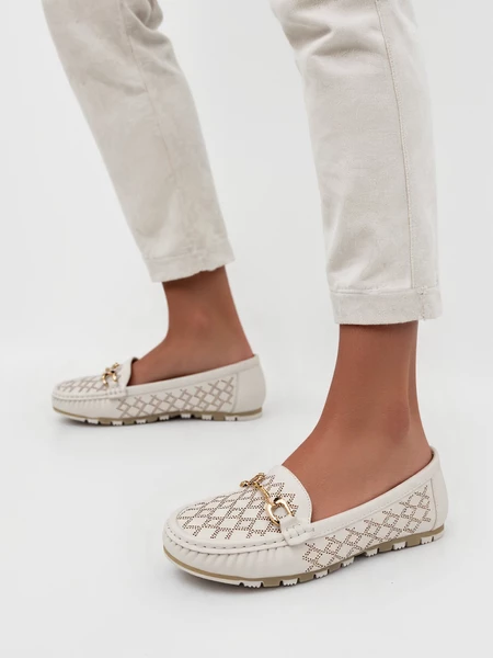 Damskie Mokasyny LIA WHITE – Ażurowy Wzór i Elegancki Akcent