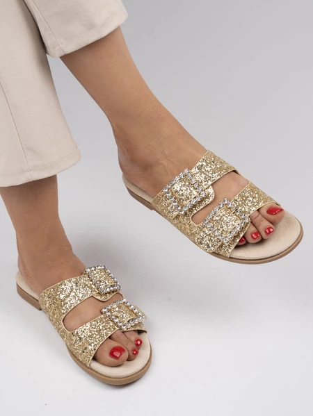 Klapki damskie brokatowe z ozdobnymi klamrami w kolorze Gold