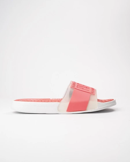 Różowe klapki damskie z napisem PARIS — lekkie i wygodne