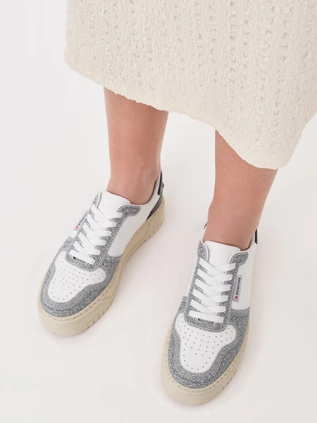 Sneakers modne damskie z brokatowymi wstawkami w kolorze Silver