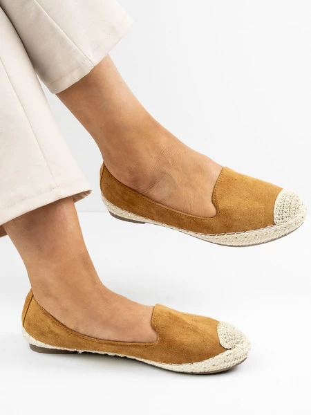 Modne espadryle damskie w kolorze Camel