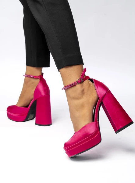 Damskie Szpilki LARISSA FUCHSIA – Wyrazisty Kolor i Biżuteryjny Akcent