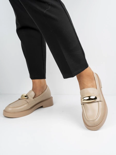 Mokasyny damskie z ozdobną klamrą w kolorze Khaki