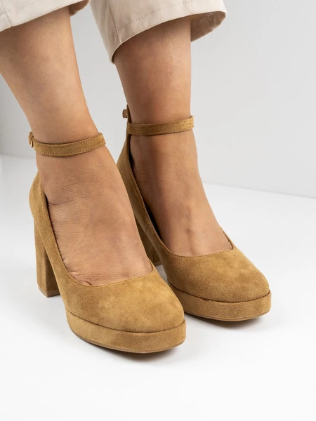 Modne Czółenka damskie w kolorze Camel.