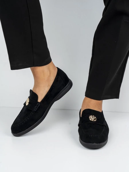 Mokasyny z ozdobnym emblematem w kolorze Black