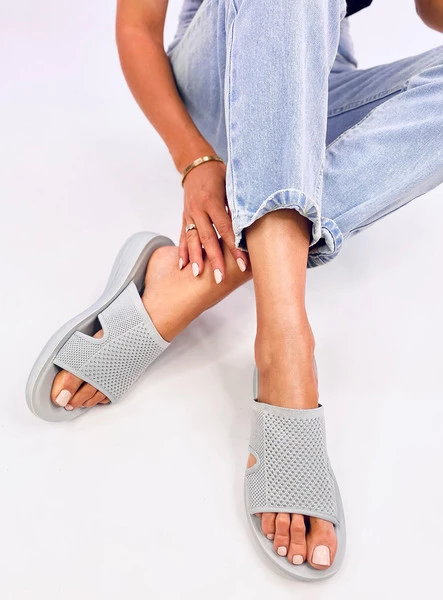 Klapki ażurowe mięciutkie HERVES GREY