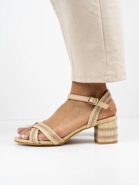 Sandały eleganckie damskie z paskiem na obcasie w kolorze Beige