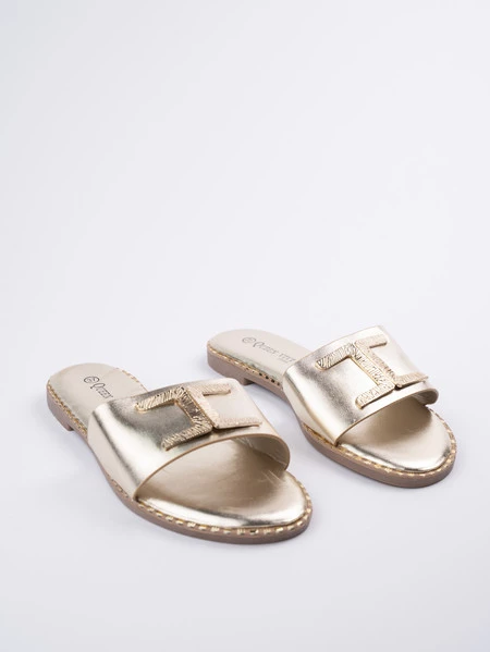 Klapki skórzane z metalowymi zdobieniami w kolorze Gold
