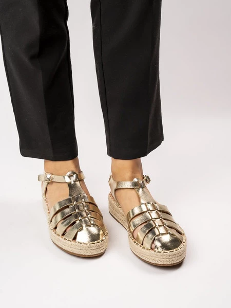 Sandały na platformie z plecionką Gold