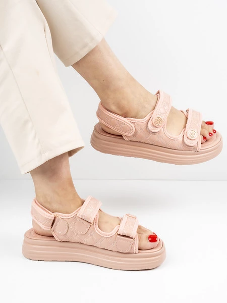 Modne sandały damskie w kolorze Pink
