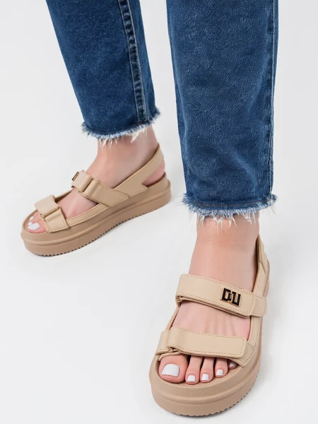 Klapki damskie eleganckie w kolorze Beige