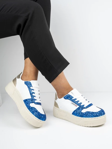 Sneakersy damskie z brokatowymi wstawkami w kolorze Blue