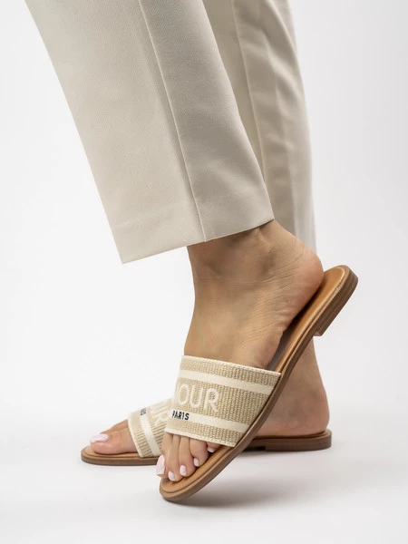 Klapki Amour Beżowy