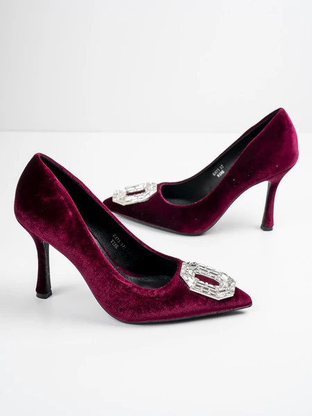 Modne czółenka damskie w kolorze Wine