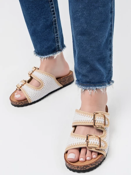 Klapki damskie z klamrami i korkową podeszwą White