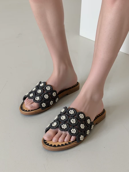 Klapki Kwiatowy Eden Czarny