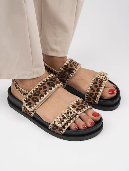 Klapki casual dwuzaczepowe z korkiem w kolorze Leopard