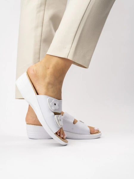 Damskie Klapki na Koturnie AURORA WHITE