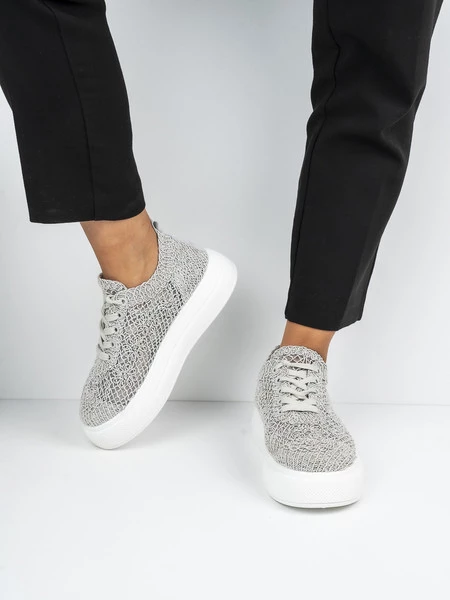 Sneakers ażurowe na platformie w kolorze Grey