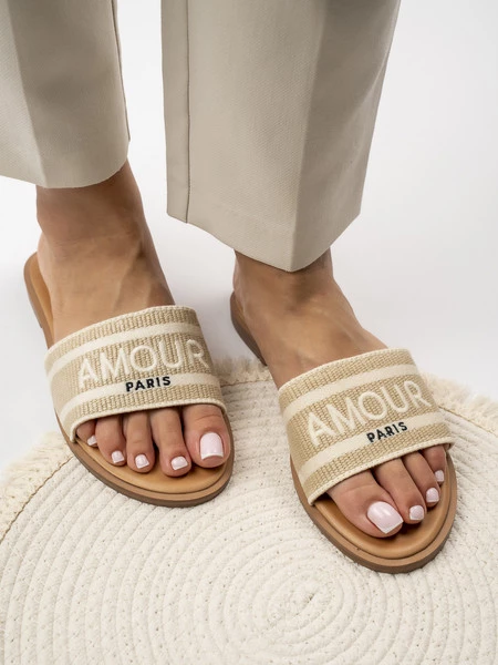 Klapki Amour Beżowy