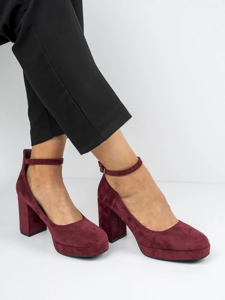 Czółenka eleganckie z paskiem wokół kostki w kolorze Maroon