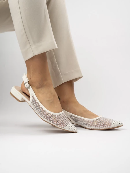 Modne czółenka w kolorze White