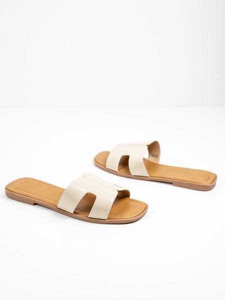 Klapki Sasa w kolorze Beige