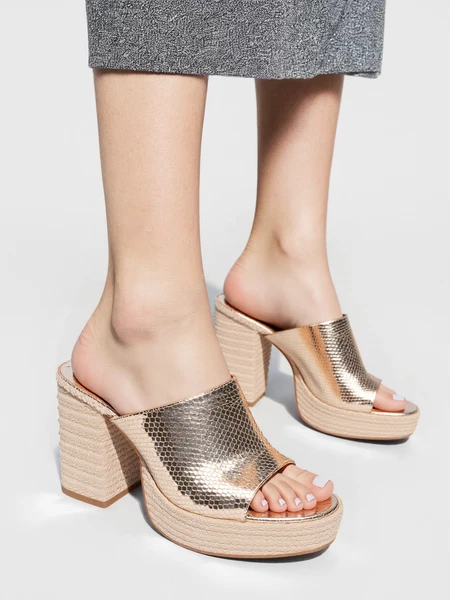 Obuwie damskie eleganckie w kolorze Gold