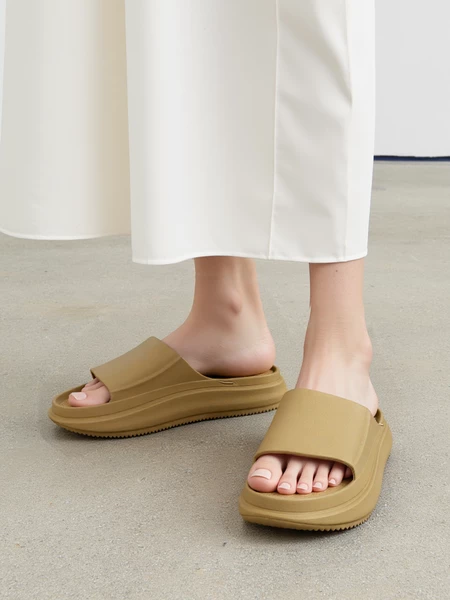 Damskie Klapki COMFORT SLIDE BEIGE