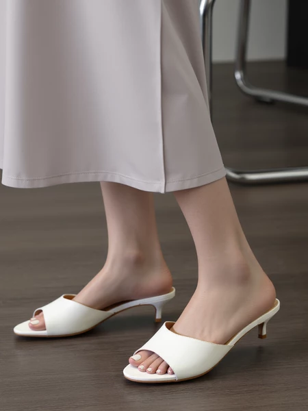 Damskie Klapki KARA WHITE