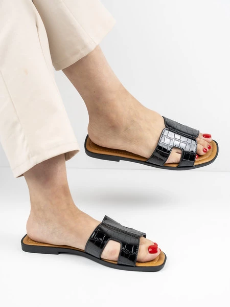 Klapki Sasa w kolorze Black