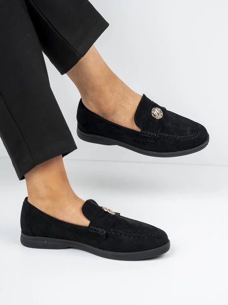 Mokasyny z ozdobnym emblematem w kolorze Black