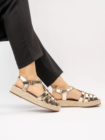 Sandały na platformie z plecionką Gold