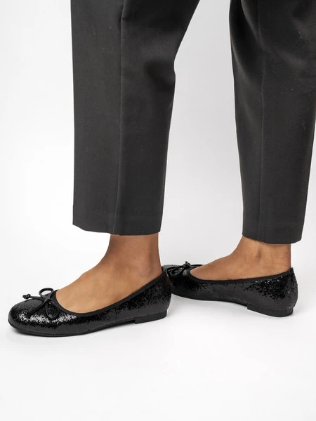 Damskie Baleriny ELVINA  BLACK – Błysk Elegancji i Dziewczęcy Akcent