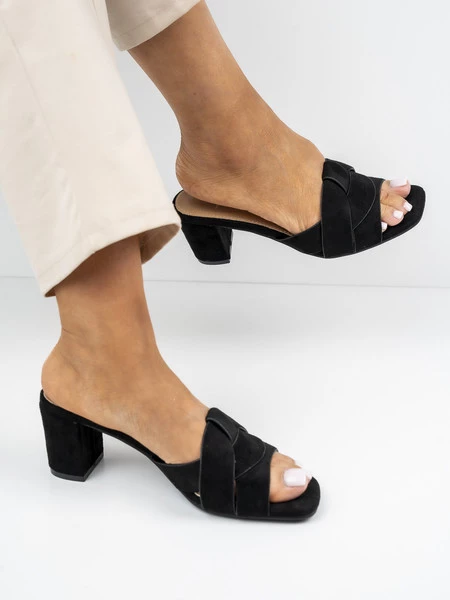 Klapki na obcasie eleganckie BLACK LINT