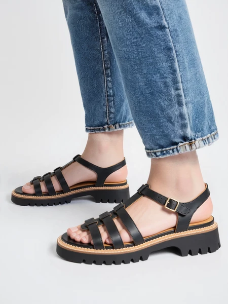 Sandały casualowe z paskami w kolorze Black