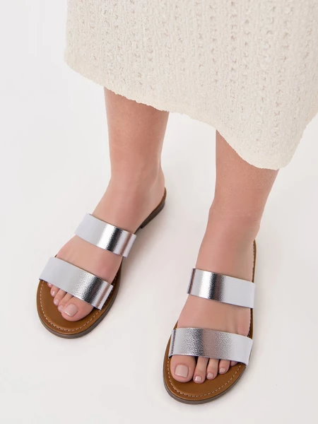 Sandały płaskie skórzane damskie z lustrzanym wykończeniem w kolorze Silver