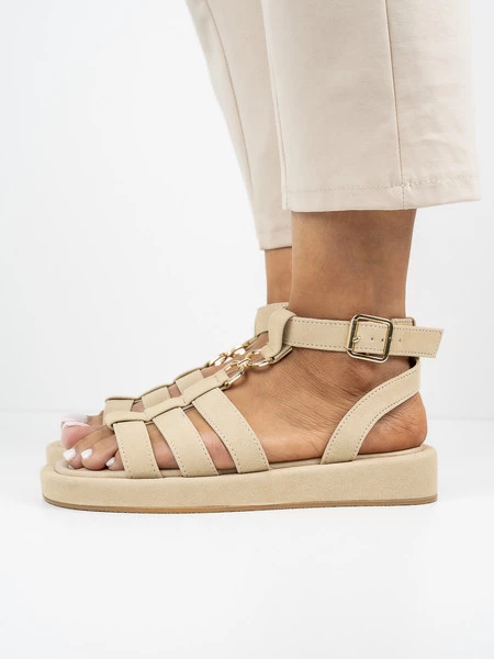 Sandały płaskie damskie z paskami w kolorze Apricot