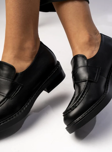 Damskie Mokasyny CELINO NERO – Klasyczne Buty na Co Dzień