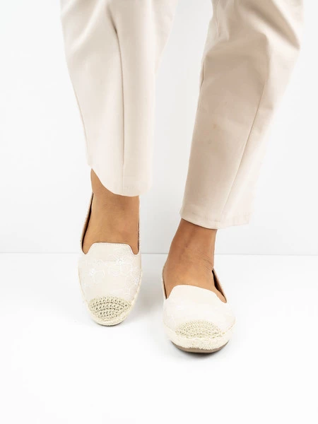 Modne espadryle damskie w kolorze Beige