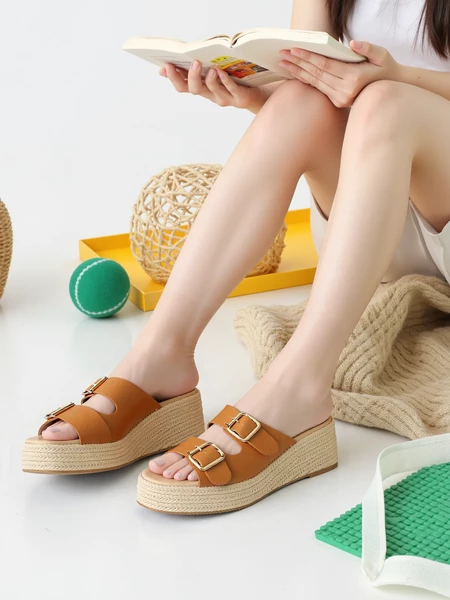 Klapki Eleganzia Camel