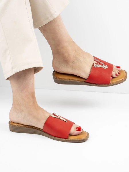 Modne klapki damskie w kolorze Red