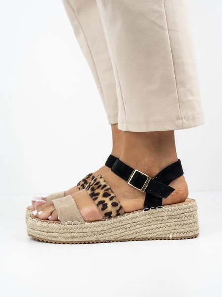 Sandały na platformie z motywem lamparta w kolorze Black