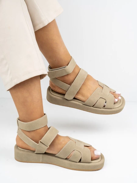 Sandały płaskie z zapięciem na rzep w kolorze Khaki